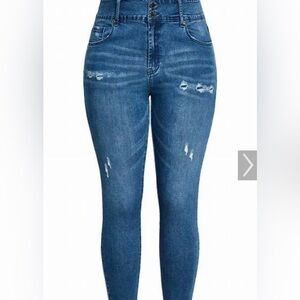 NWT City Chic Size 18 Asha Baby Rip Jean
